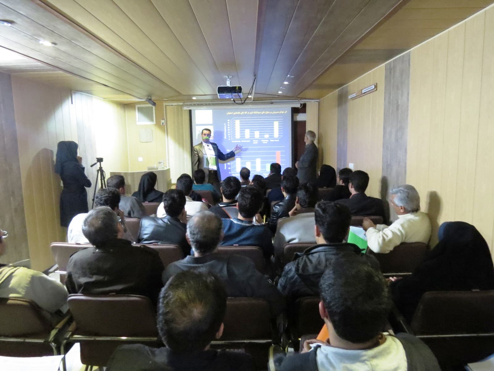 جلسه آموزشی آکادمی